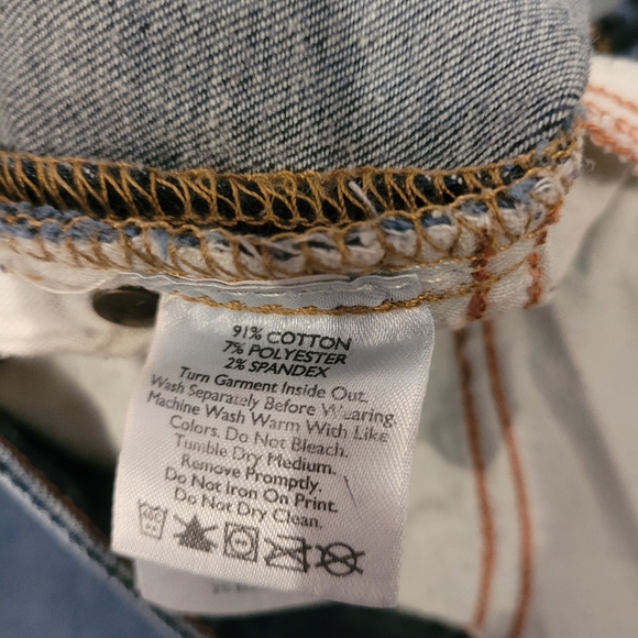 Eddie Bauer Slightly Curvy Straight Jeans - LONG - Picture 6 of 7
